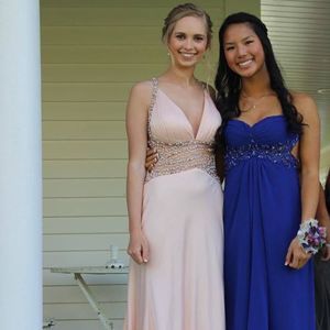 Meet your Posher, Elizabeth